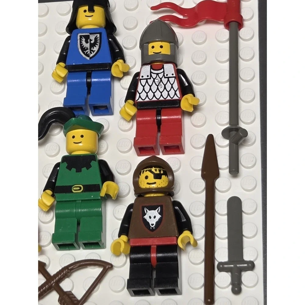 Vintage LEGO Knight Castle Forestmen Wolfpack Minifigures Minifig Weapon Shields